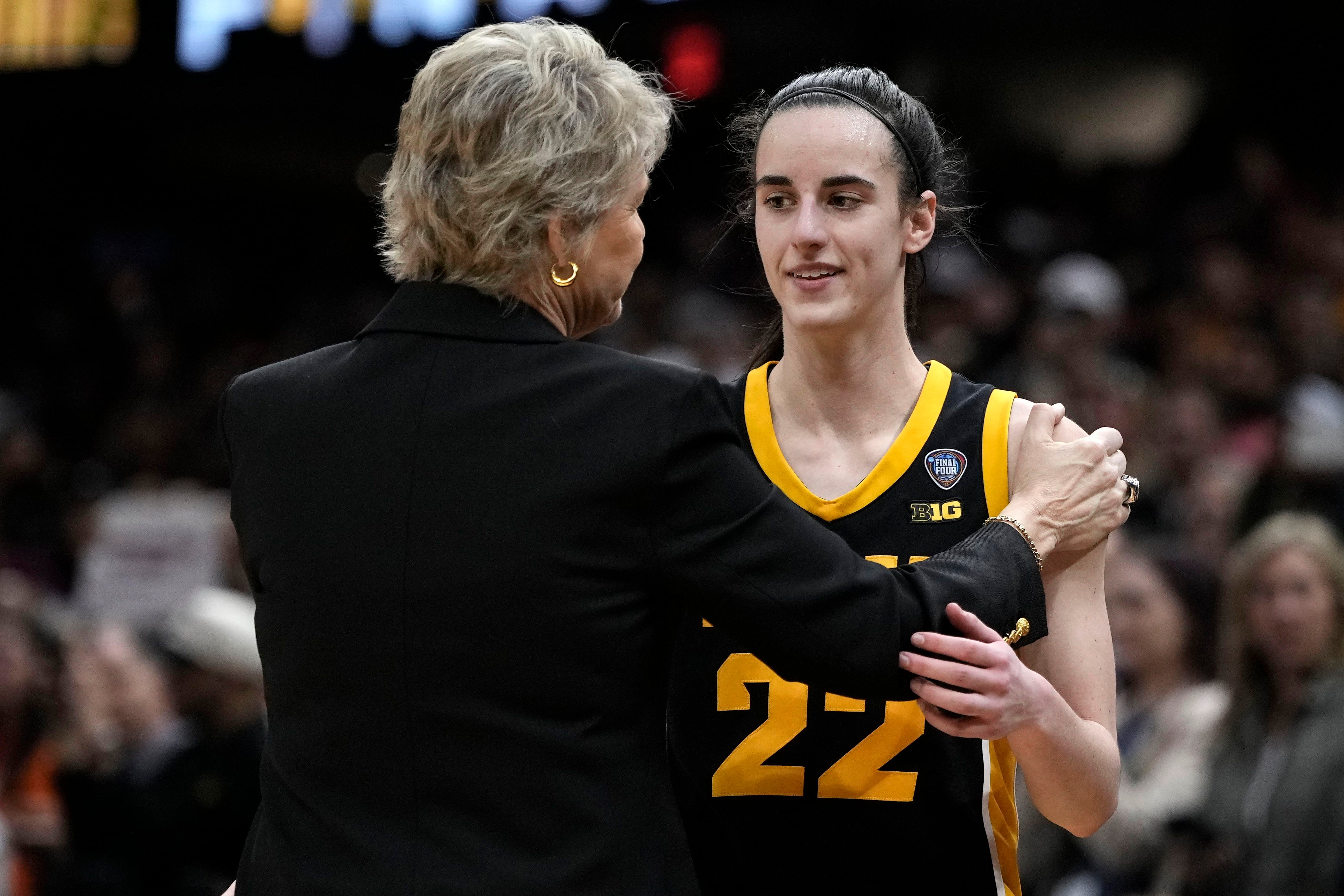 South Carolina, Iowa, UConn top final AP Top 25 women's basketball poll to  cap extraordinary season