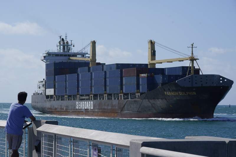 US trade deficit increases to $71.2 billion in May