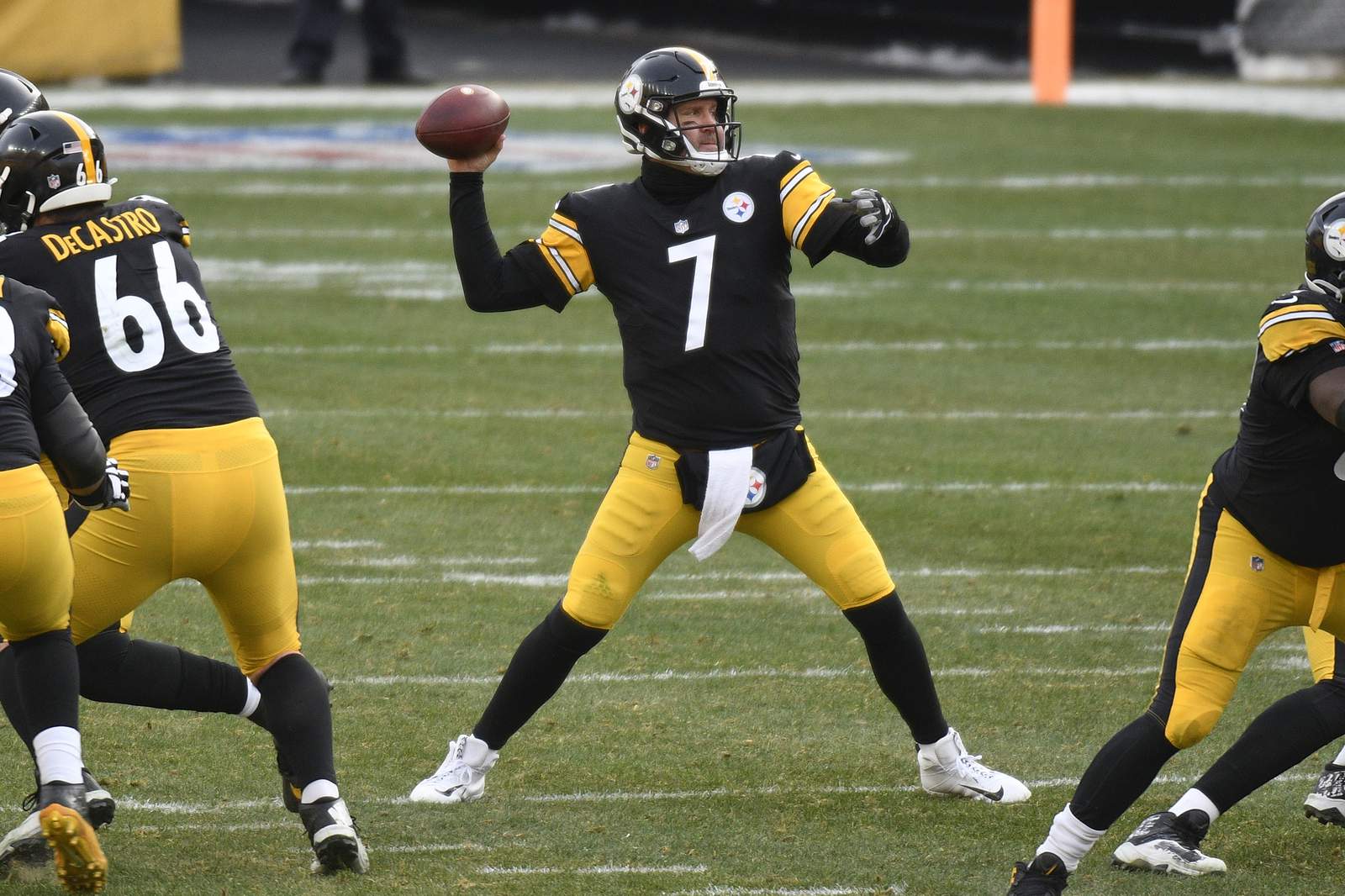 Steelers to sit Roethlisberger for finale against Browns
