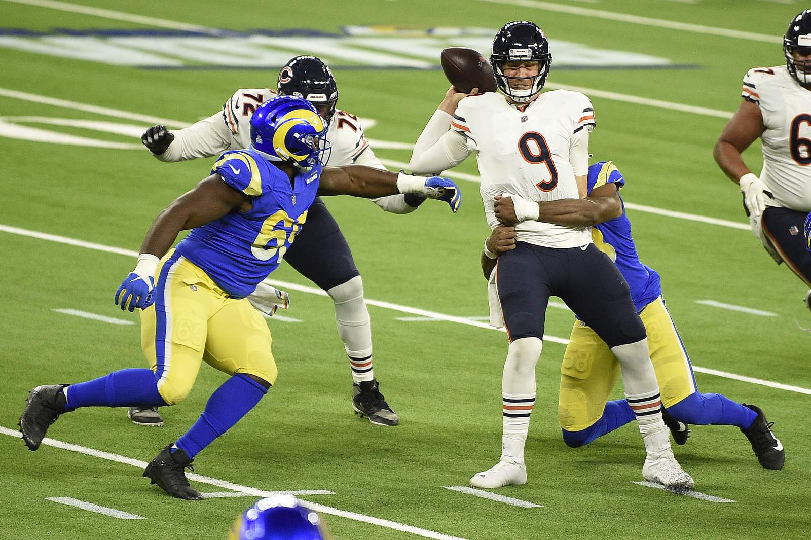 Bears' offense seeks answers after poor showing against Rams