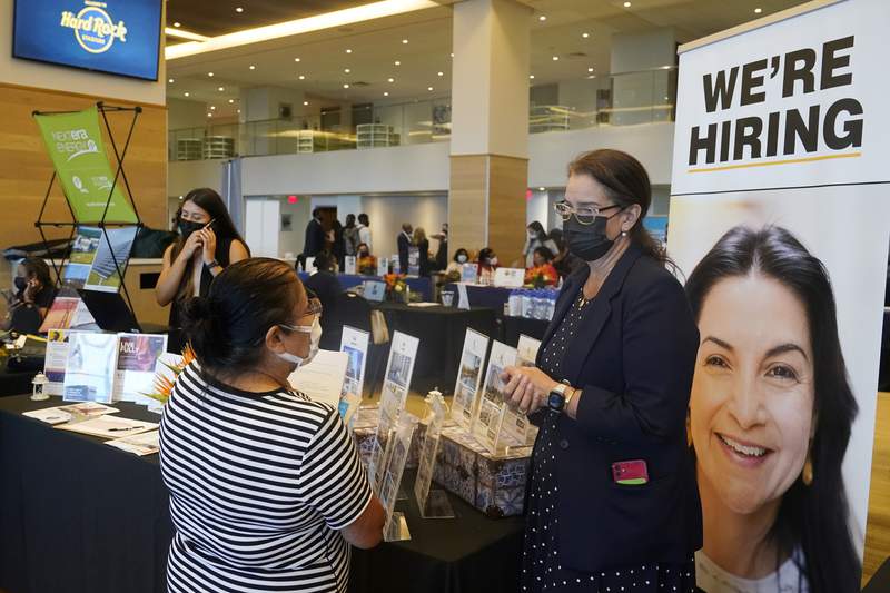 US jobless claims reach a pandemic low as economy recovers