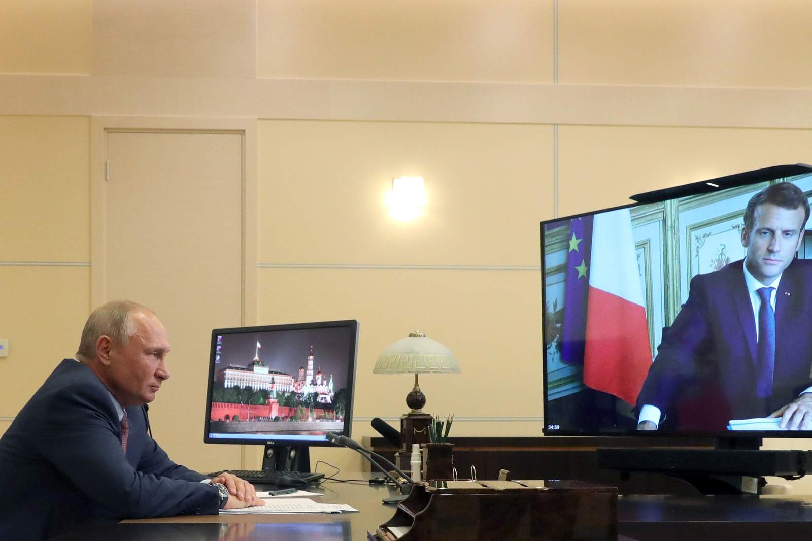 Putin, Macron discuss closer cooperation in video call
