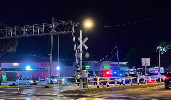 1 dead after train hits car in Kissimmee