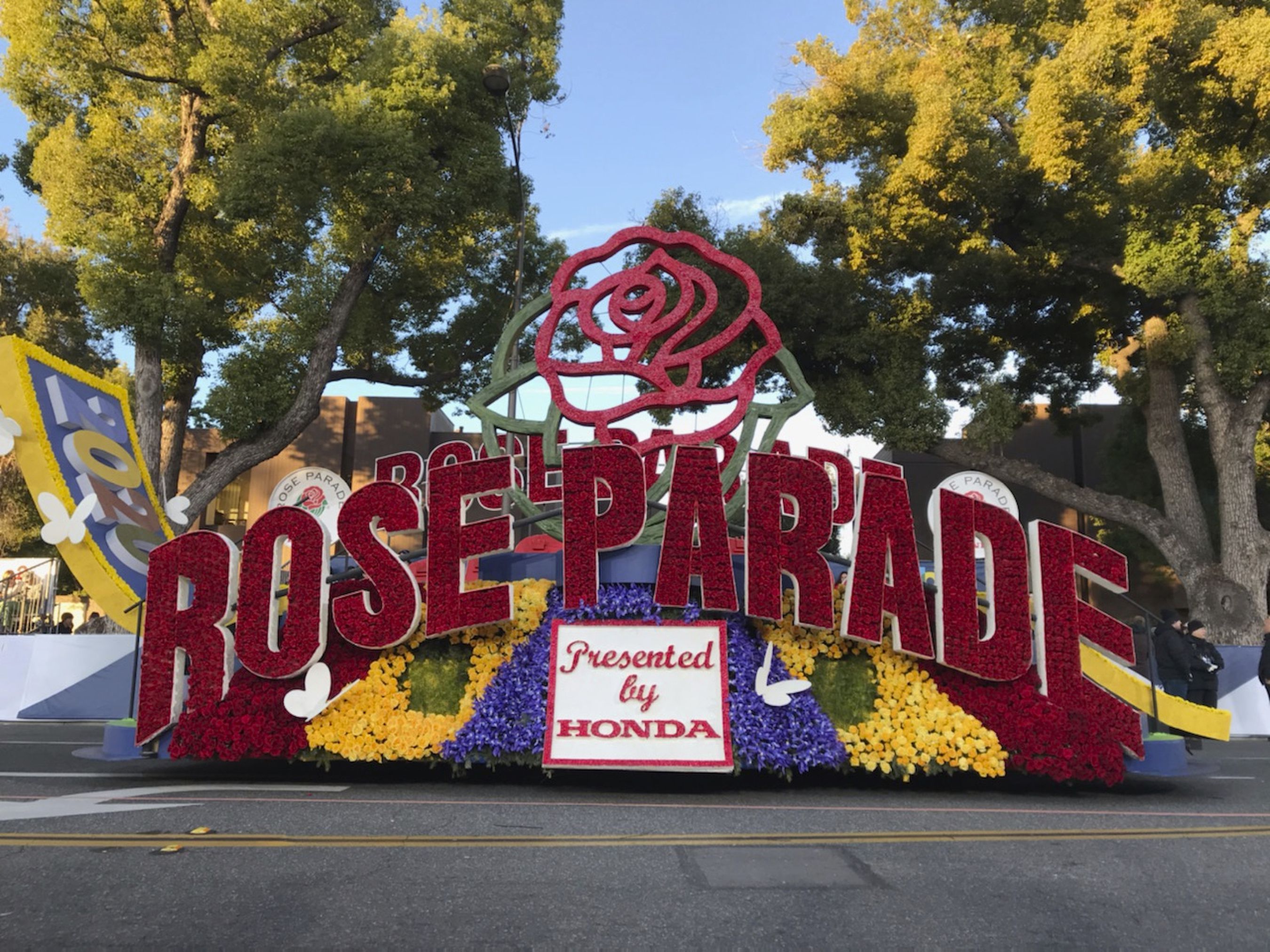 New Year’s Day Rose Parade set to go despite virus surge