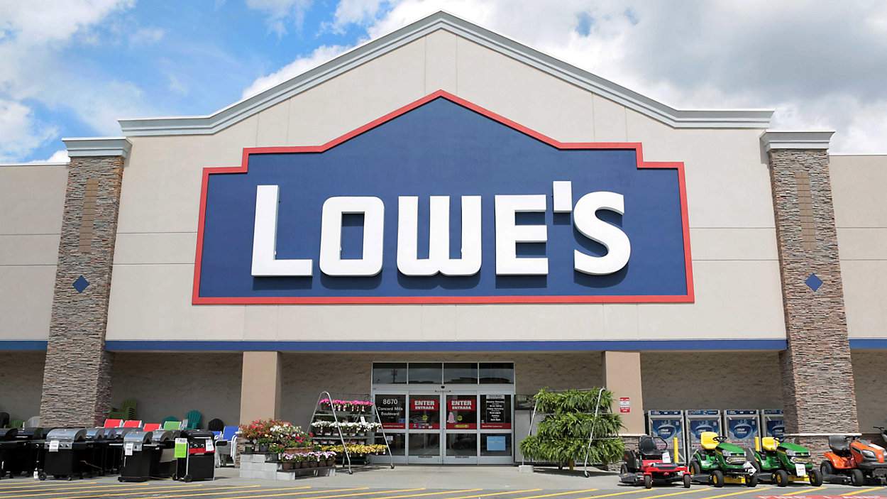 Lowe’s holiday deals kick off Thursday