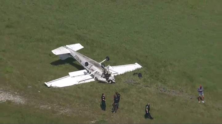Plane carrying 2 lands in Volusia County field, deputies say