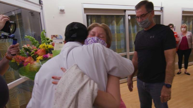 Woman visits, thanks Orlando Health hospital staff after recovering from COVID-19
