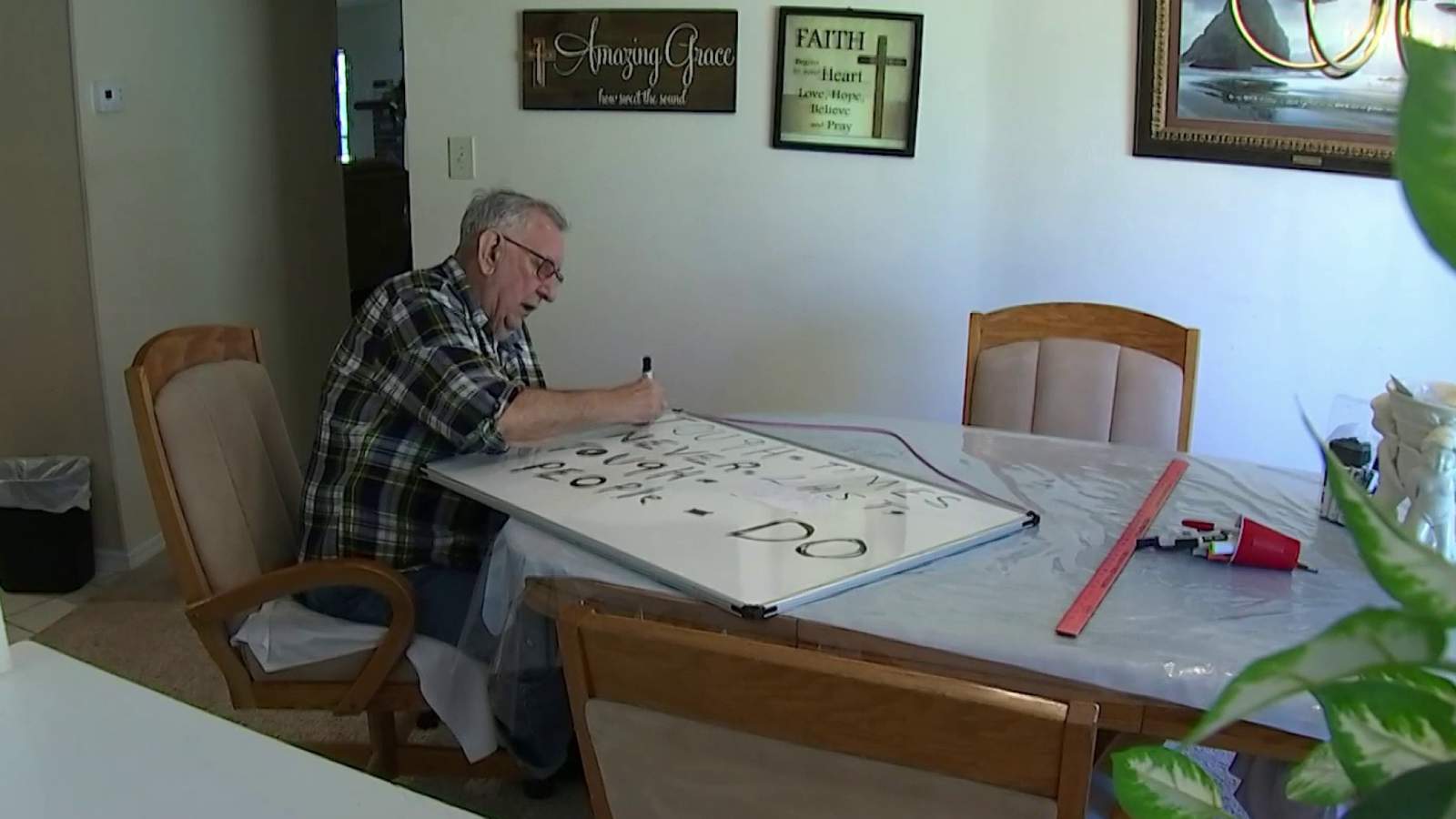 This 80-year-old sign maker’s work is stopping his Central Florida neighbors in their tracks