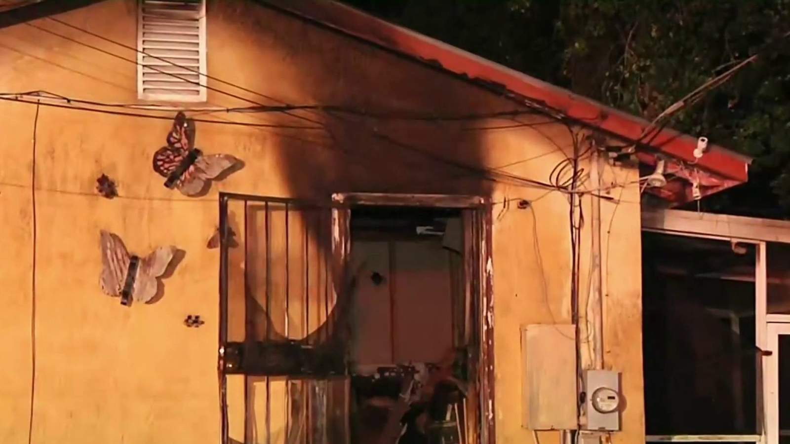 5 displaced after fire scorches Orange County home