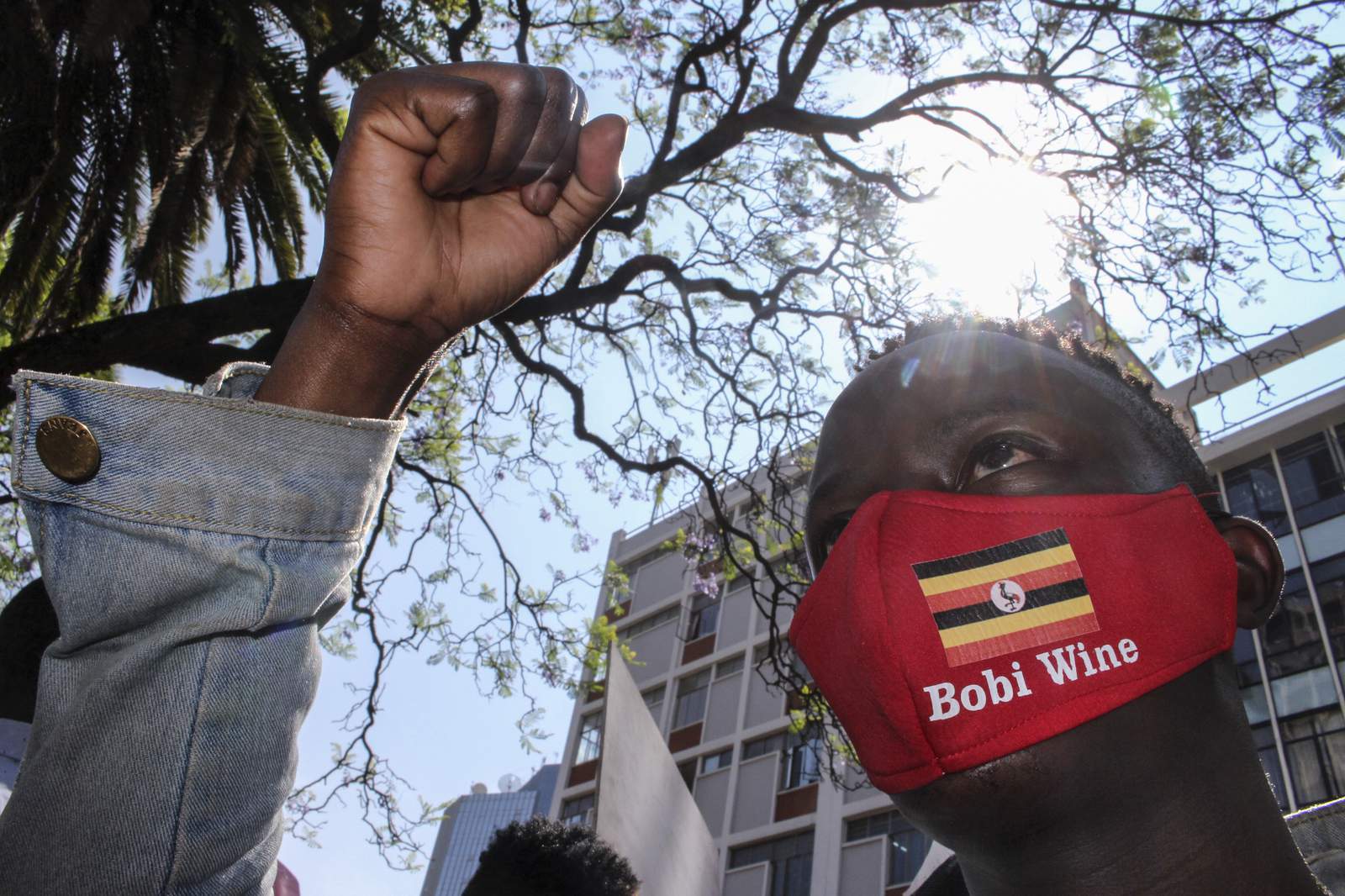 Death toll now 16 in Uganda's unrest after Bobi Wine arrest