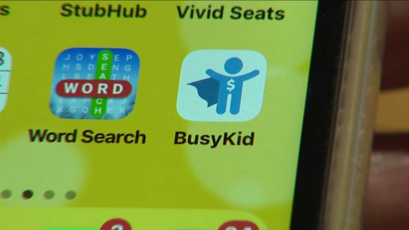 Attention parents: Marketers gathering data on kids thru apps, study says