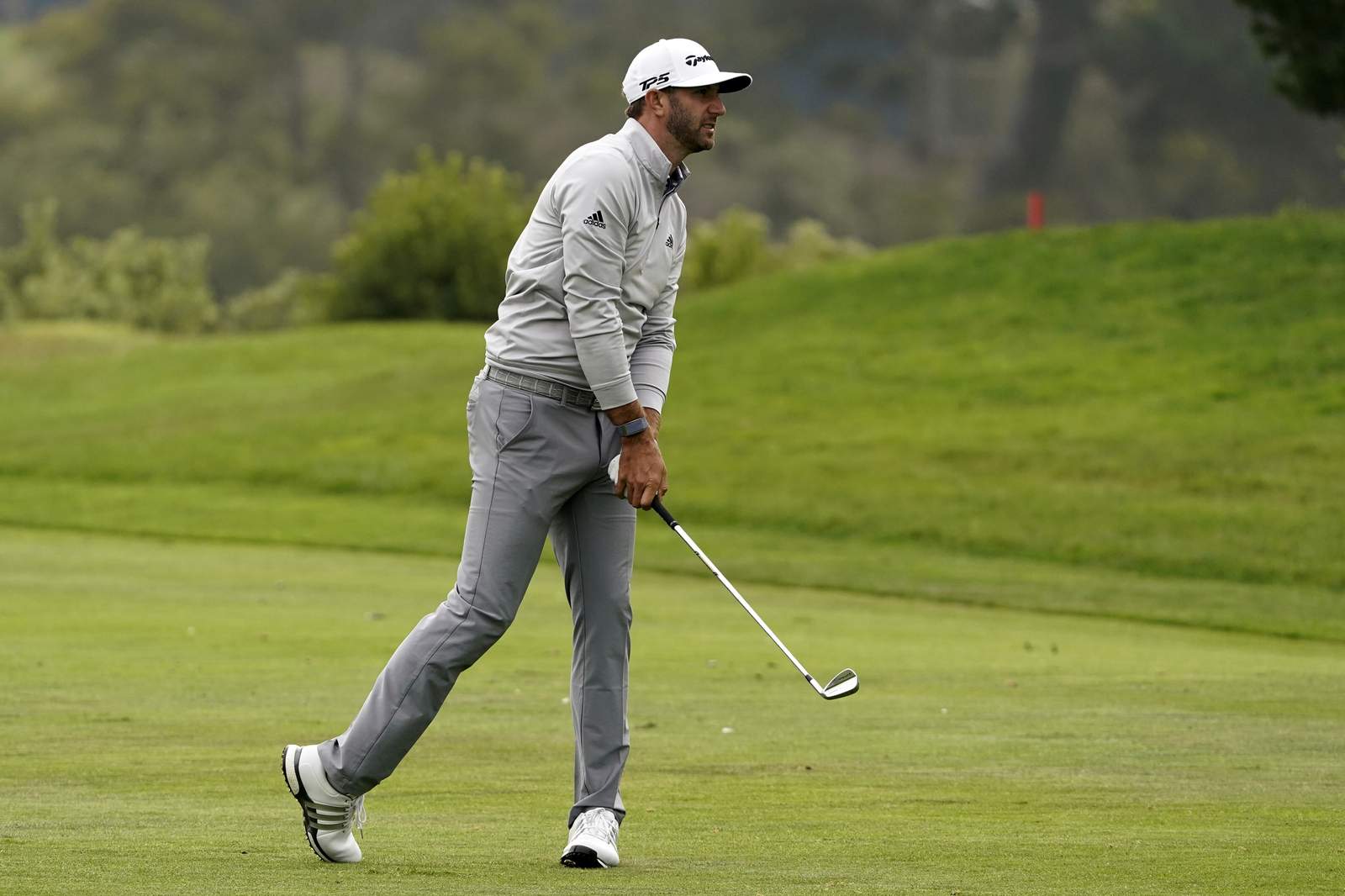 Dustin Johnson emerges from a pack to lead PGA Championship