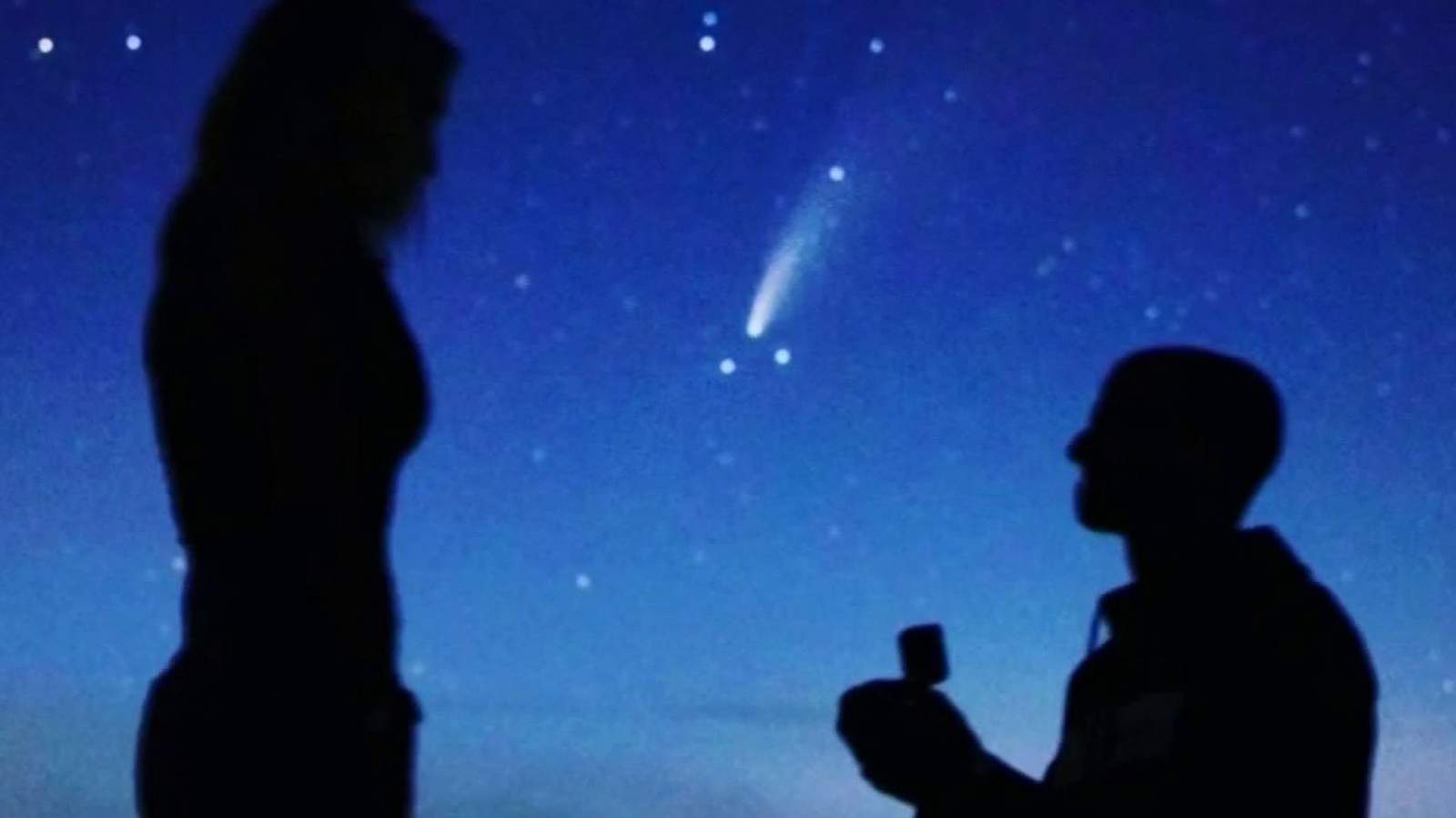 Cosmic proposal: Couple gets engaged under comet