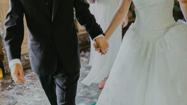 Florida couple ties the knot after weeks in the hospital with COVID-19
