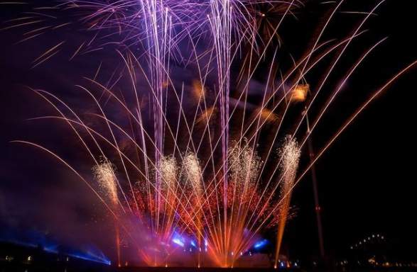 SeaWorld Orlando celebrates the season with new holiday fireworks show