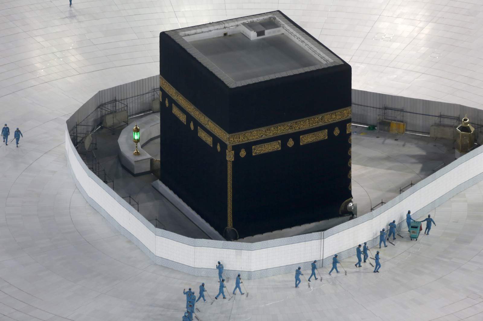 Saudi Arabia to hold 'very limited' hajj due to virus