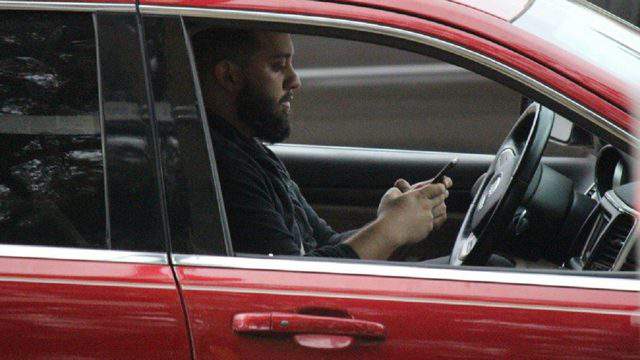 Florida considers banning all forms of distracted driving