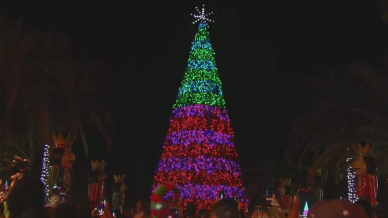 News 6 kicks off holidays at Lake Eola Christmas tree lighting