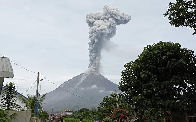 Indonesia’s Sinabung spews column of volcanic ash into sky